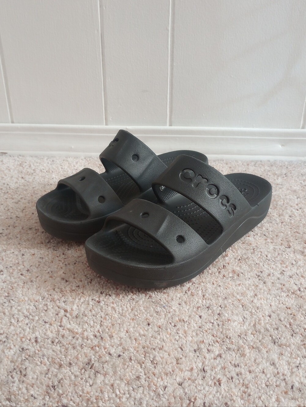 Crocs Black Sandals Women's Size 7 Comfy Spring Summer